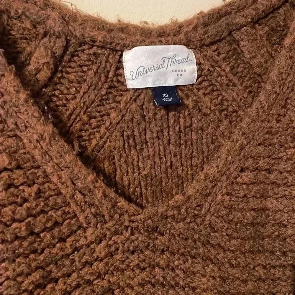 Universal Thread Women’s XS V Neck Sweater Acrylic Blend